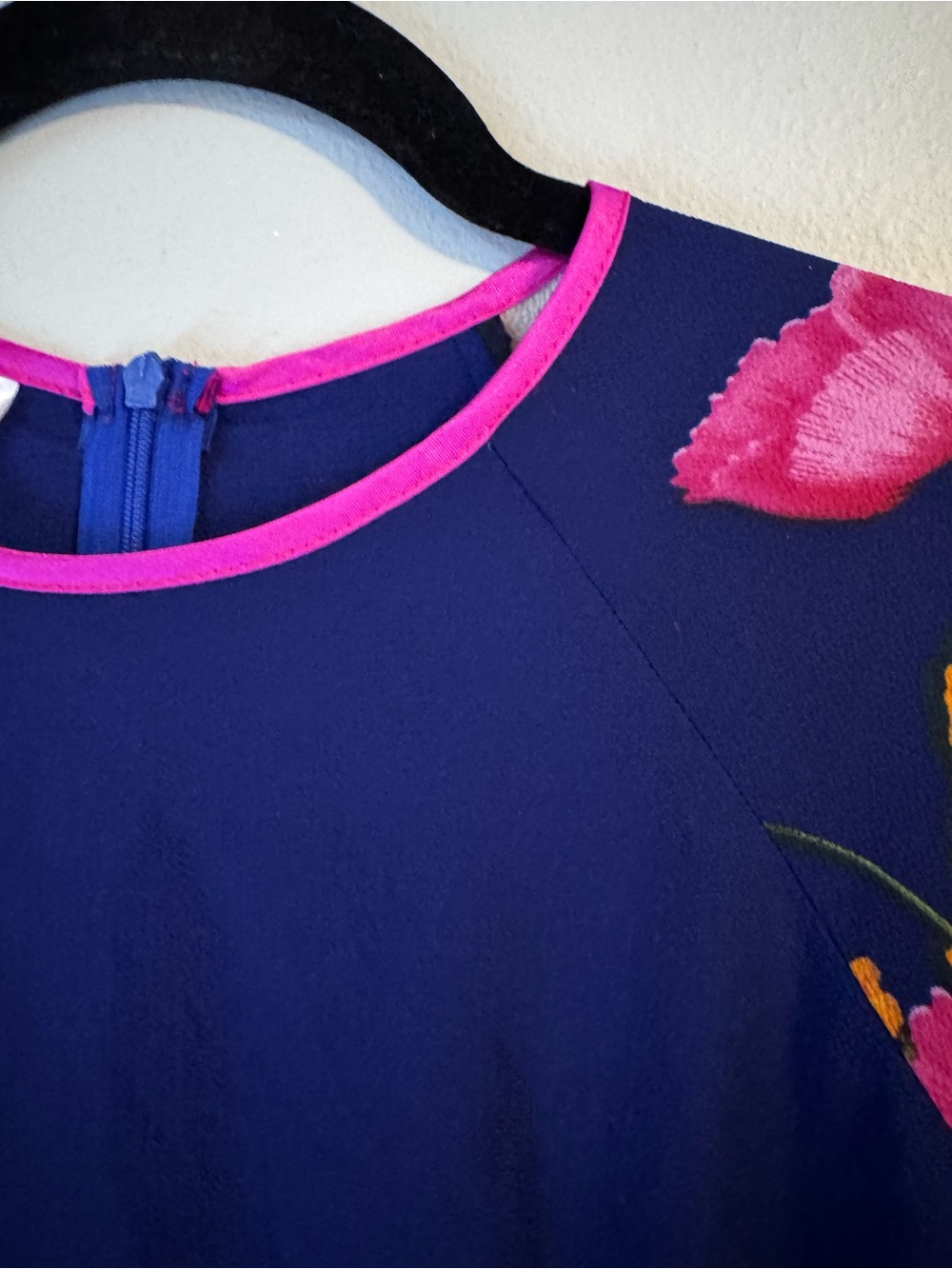 100% Silk Navy Floral Dress with Poppy Print and Pink Trim - Picture 4 of 7